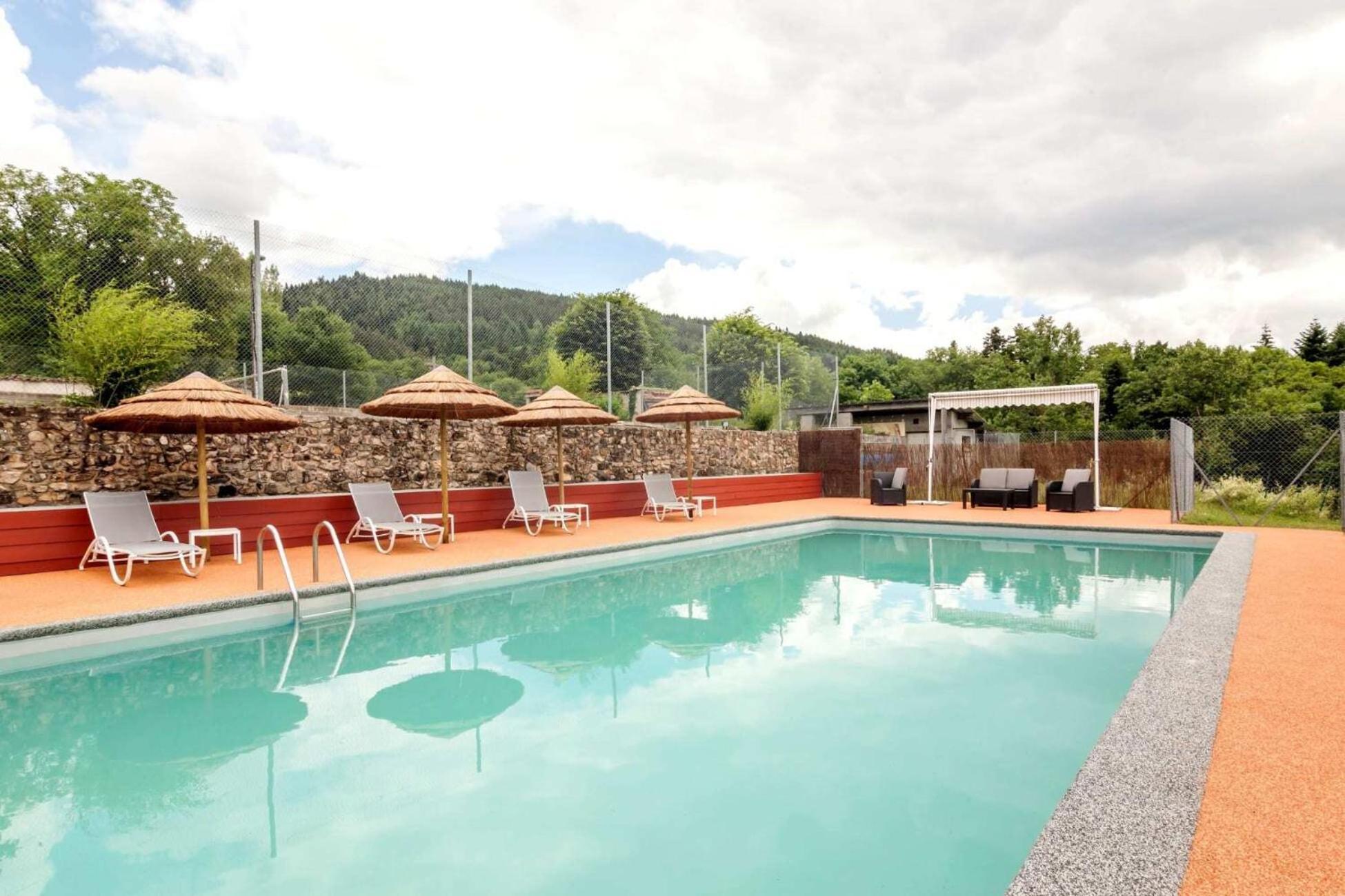 Domaine Le Prieure Hotel Chaumont-le-Bourg ภายนอก รูปภาพ